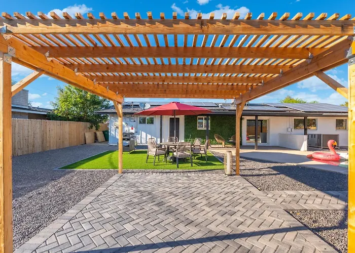 Oasis - Pool - Game - Fire Pit *